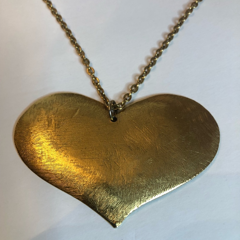 Gold tone large heart 17 inch necklace